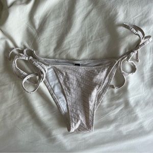 Koral by Llana Kugel Cream Gold Metallic Tie Side
Bikini Bottom Size Small